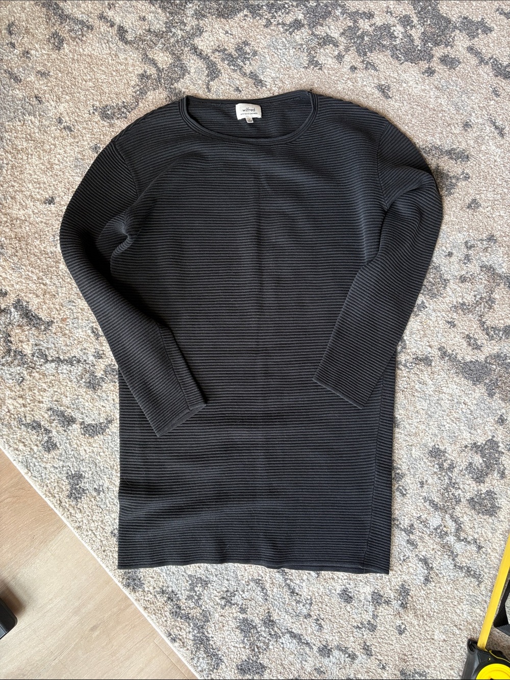 Wilfred Black Ribbed Crewneck Sweaterdress with Cashmere and Silk